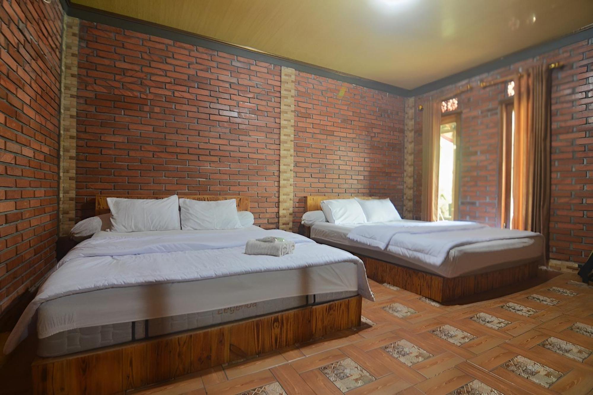 Villa Kopiori Yogyakarta Eksteriør billede